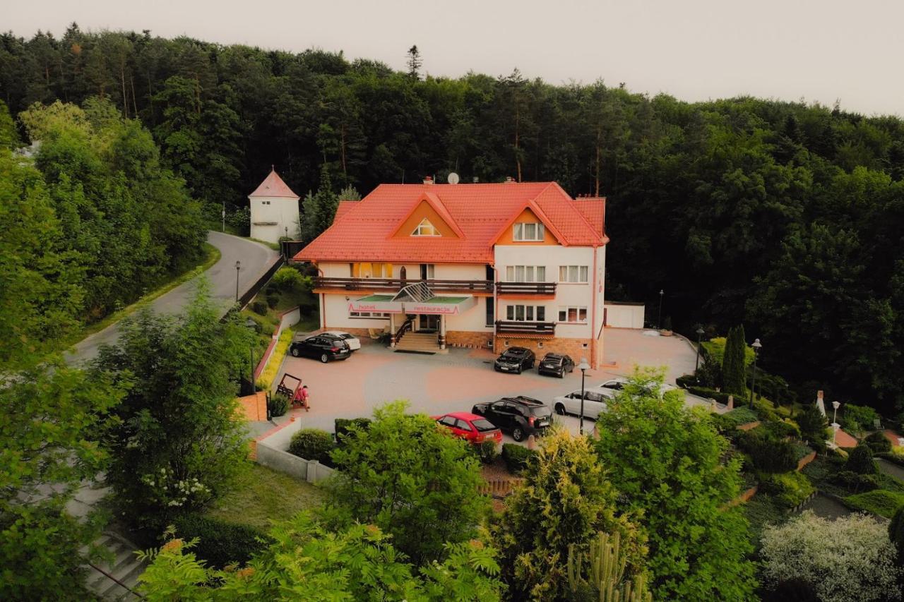 Elita Hotel & Restauracja Iwonicz-Zdroj Exterior photo